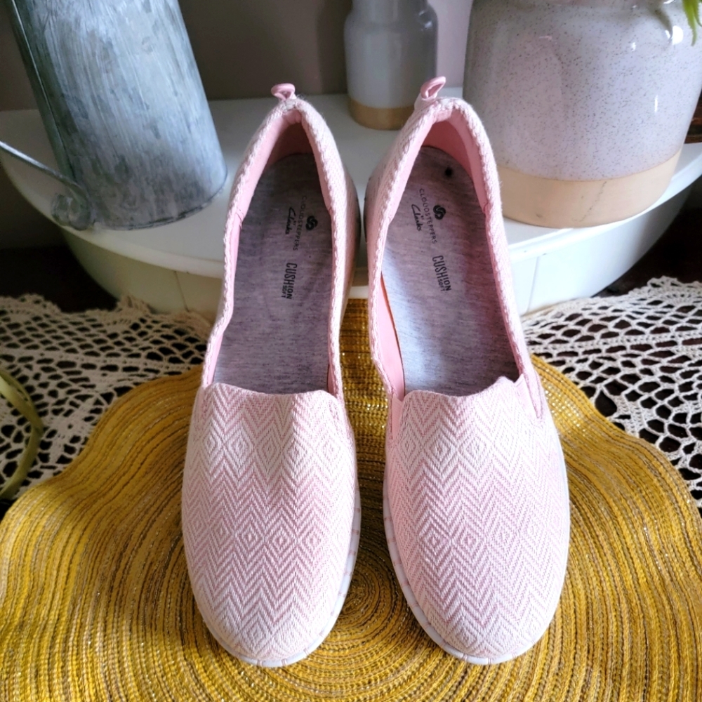 NWT Clark's Cloudsteppers Cushion Soft Slip On Shoes
